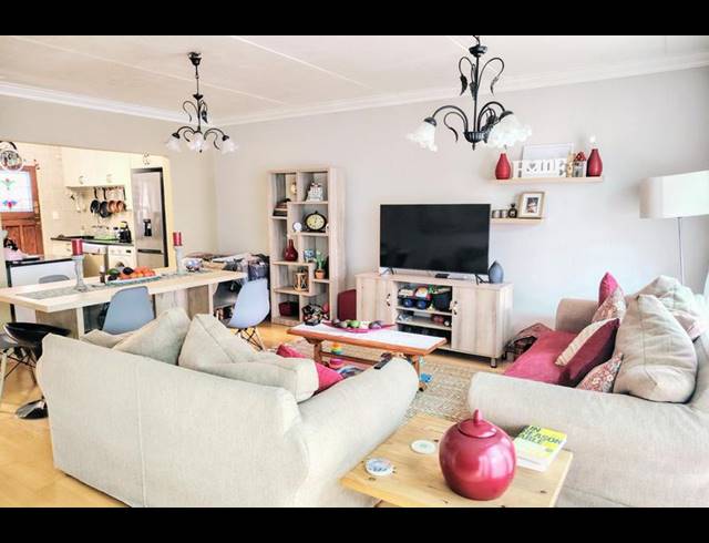 3 BEDROOM TOWNHOUSE FOR SALE IN BEDFORD GARDENS